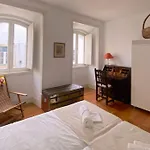 Largo House Daire