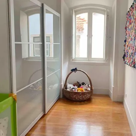 Largo House Апартаменты Лиссабон