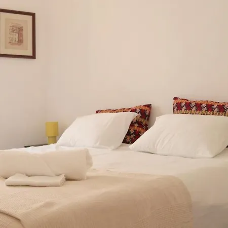 Largo House Апартаменты