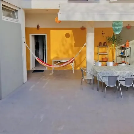 Largo House Апартаменты