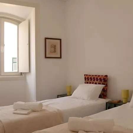 Largo House *